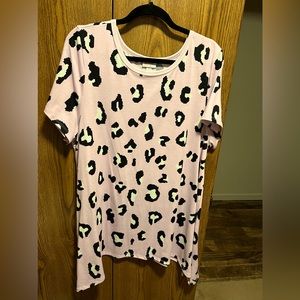 LulaRoe 2XL Melissa SS tunic double asymmetrical hem